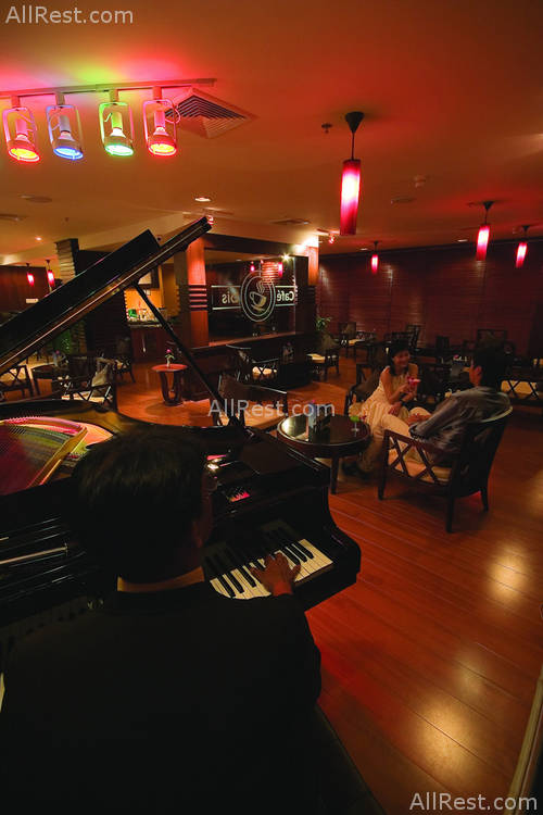 Phuket Graceland Resort & Spa 17